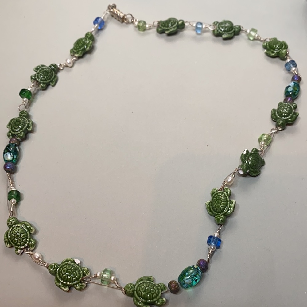 Turtle 🐢 Necklace - Picture 3 of 6